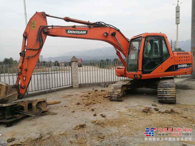 湖北出售转让二手8300小时2010年斗山DH150LC挖掘机