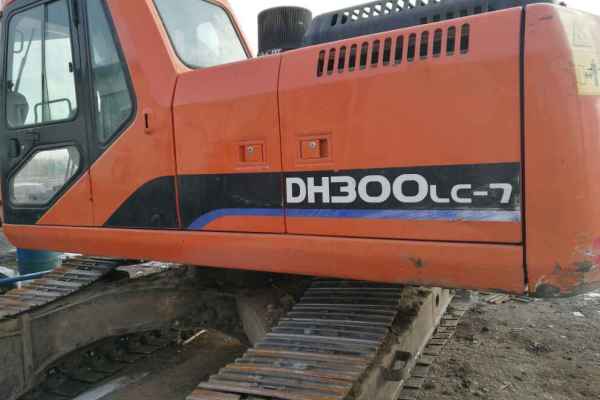 黑龙江出售转让二手13000小时2008年斗山DH225LC挖掘机