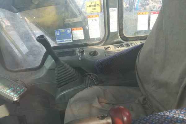 黑龙江出售转让二手12000小时2004年小松PC120挖掘机