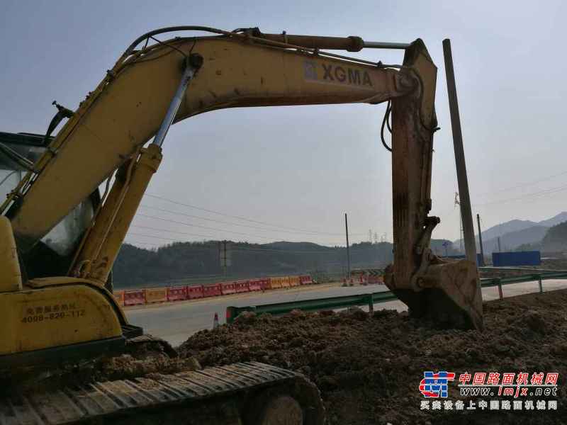 安徽出售转让二手16000小时2009年厦工XG822LC挖掘机