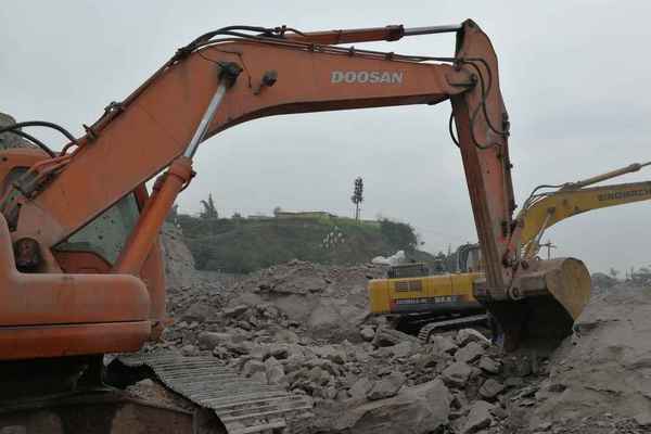 四川出售转让二手2029小时2008年斗山DH225LC挖掘机