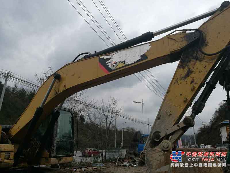 湖北出售转让二手8600小时2011年卡特彼勒320D挖掘机