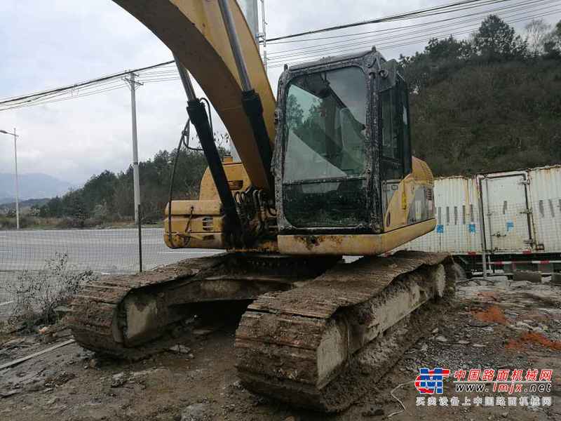 湖北出售转让二手8600小时2011年卡特彼勒320D挖掘机
