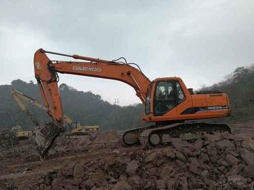 四川出售转让二手8695小时2009年斗山DH225挖掘机