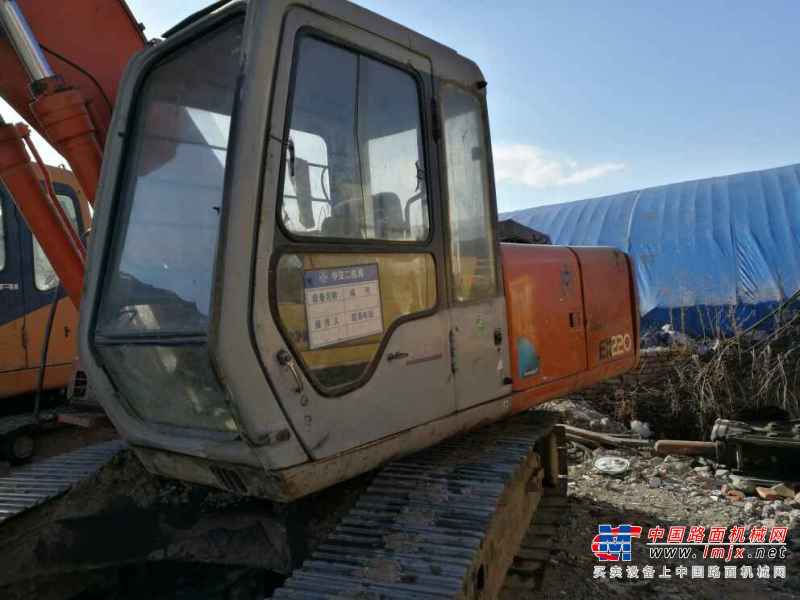 黑龙江出售转让二手18000小时2003年日立EX200挖掘机