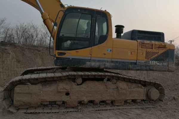 陕西出售转让二手6000小时2012年现代R385LC挖掘机