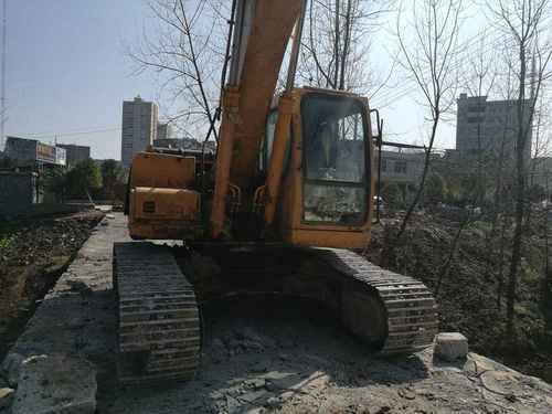 湖北出售转让二手9000小时2009年现代R225LC挖掘机