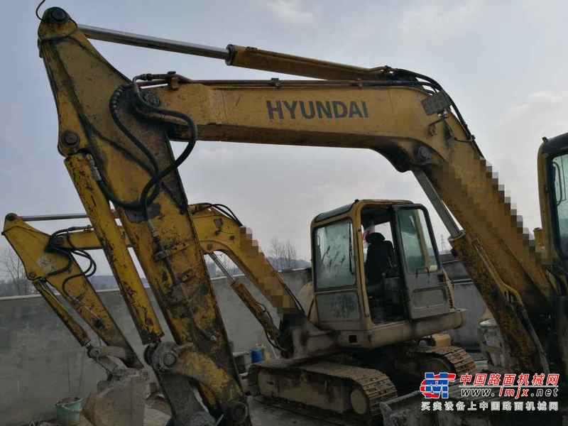 湖北出售转让二手12000小时2008年现代R60挖掘机
