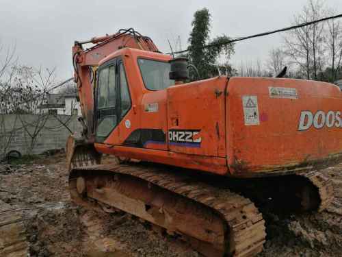 湖北出售转让二手11000小时2009年斗山DH220LC挖掘机