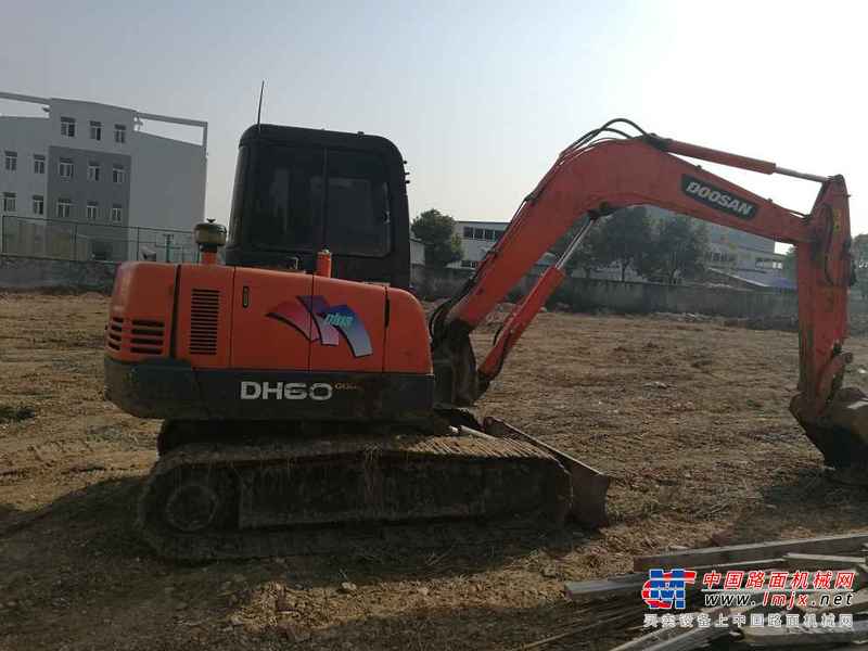 湖北出售转让二手2500小时2015年斗山DH55挖掘机