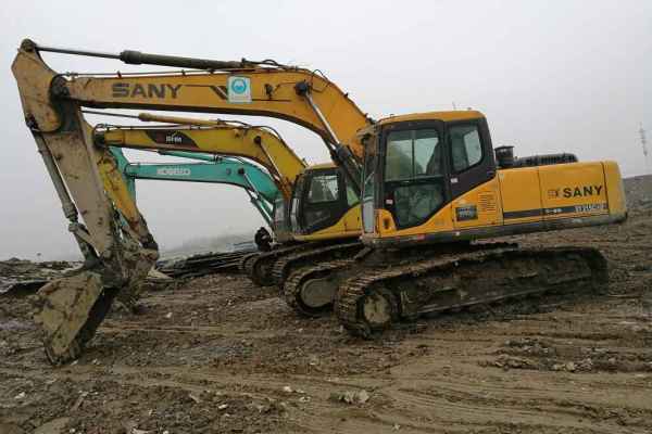湖北出售转让二手8900小时2010年三一重工SY215C挖掘机