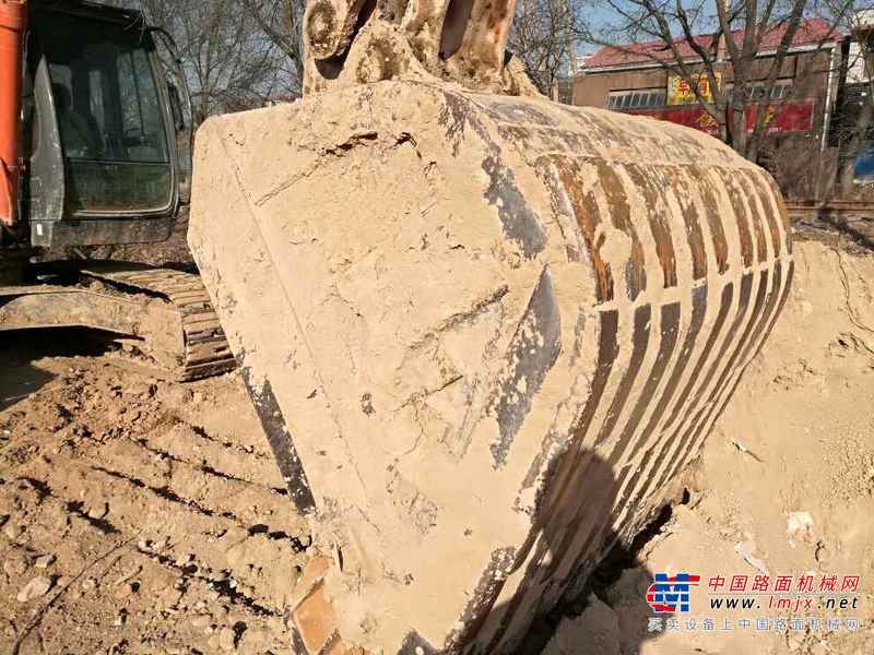 山西出售转让二手6000小时2011年日立ZX240挖掘机