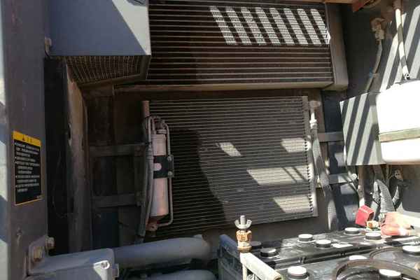 山西出售转让二手5200小时2012年日立ZX240挖掘机