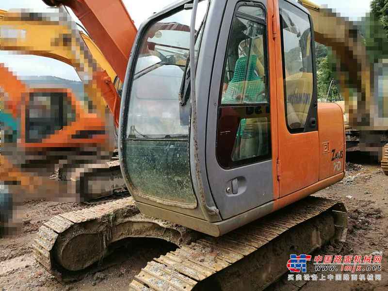 云南出售转让二手8000小时2011年日立ZX70挖掘机