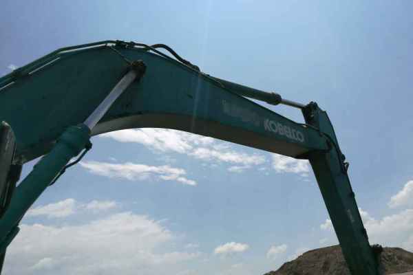 云南出售转让二手6500小时2009年神钢SK260LC挖掘机