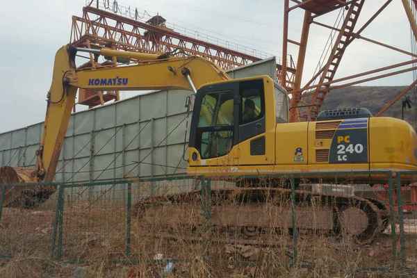 山西出售转让二手9000小时2009年小松PC240挖掘机