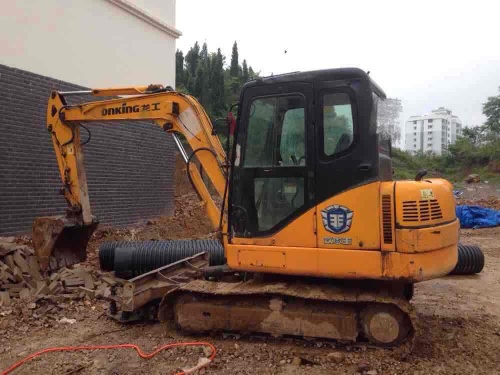 贵州出售转让二手8900小时2011年龙工LG6065挖掘机