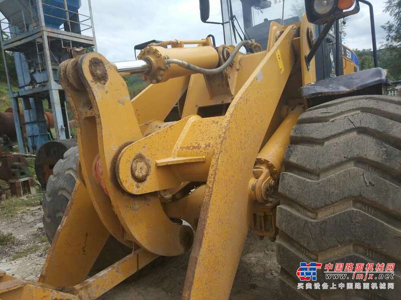 甘肃出售转让二手4000小时2013年山工SEM652B装载机
