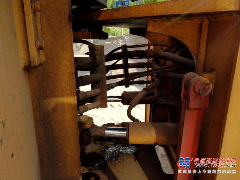 四川出售转让二手6500小时2010年龙工LG833装载机