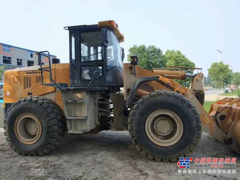湖北出售转让二手4000小时2016年龙工LG855D装载机