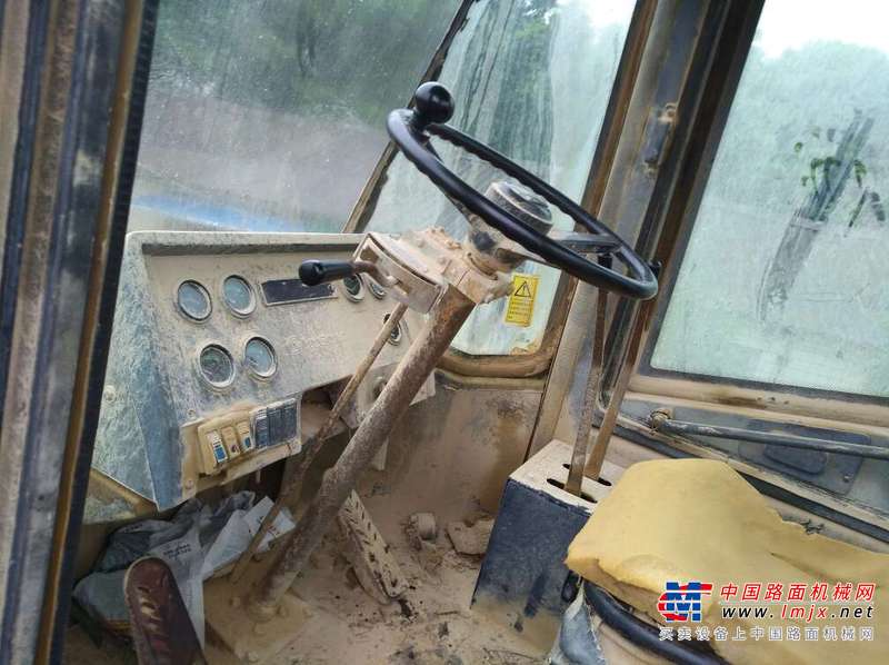 四川出售转让二手9000小时2005年柳工CLG852装载机
