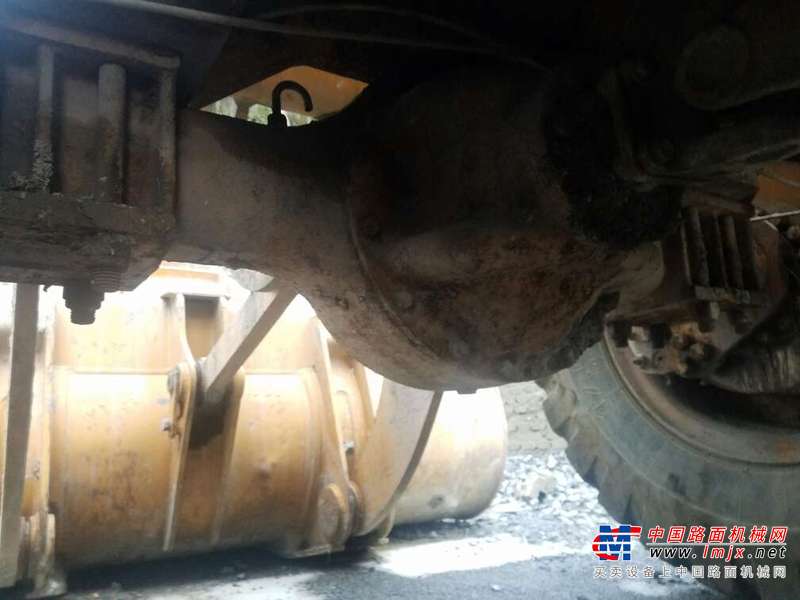 贵州出售转让二手6800小时2012年龙工LG833B装载机