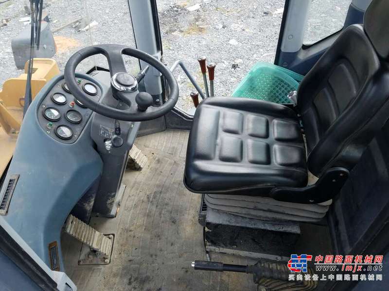 贵州出售转让二手1200小时2014年龙工LG833B装载机