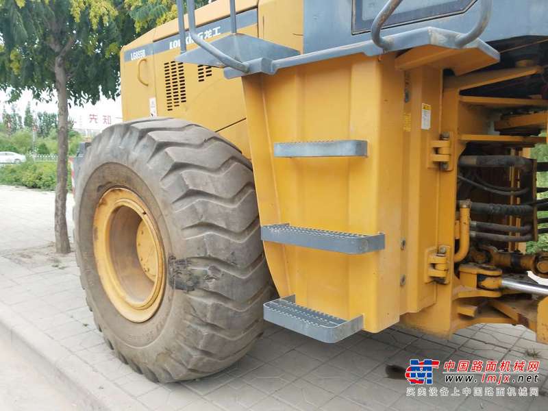 宁夏出售转让二手4000小时2011年龙工LG855B装载机