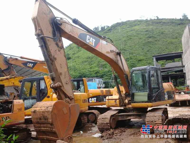 贵州出售转让二手10700小时2011年卡特彼勒320D挖掘机