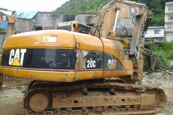 贵州出售转让二手11000小时2005年卡特彼勒320C挖掘机
