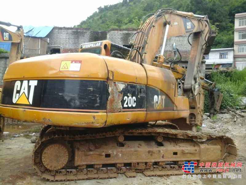 贵州出售转让二手11000小时2005年卡特彼勒320C挖掘机