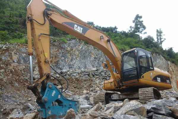 贵州出售转让二手5000小时2008年卡特彼勒320D挖掘机