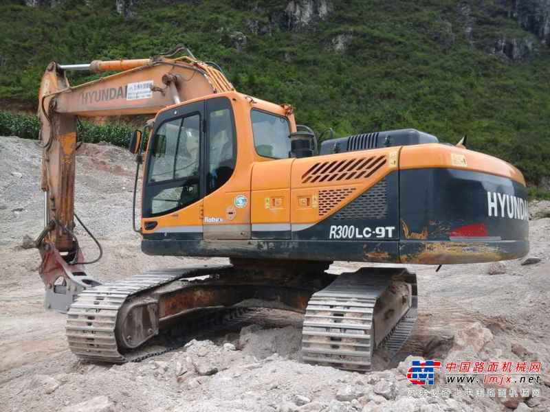 贵州出售转让二手2800小时2015年现代R275LC挖掘机