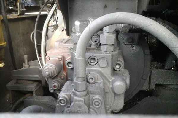 贵州出售转让二手8000小时2011年卡特重工CT80挖掘机