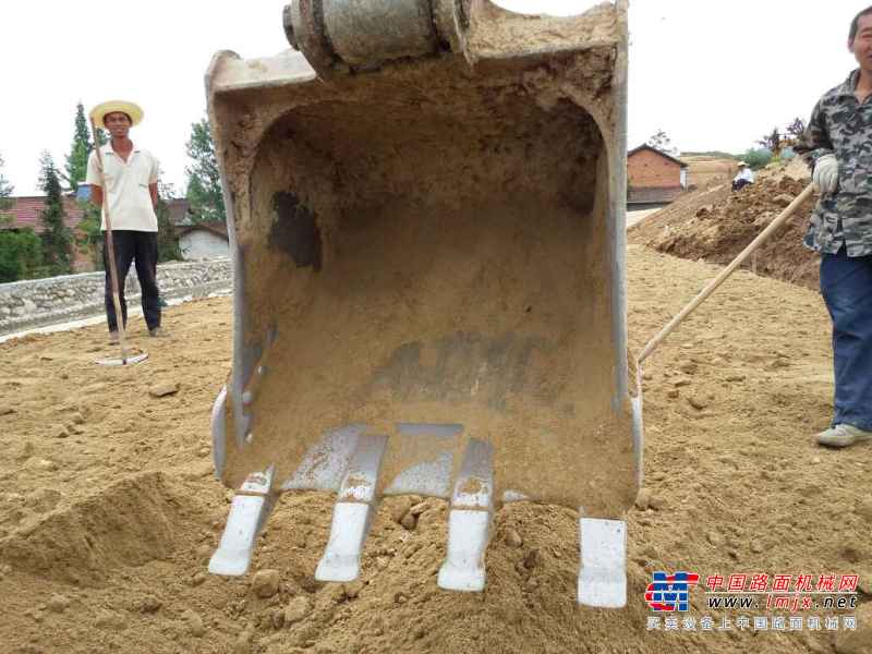 陕西出售转让二手260小时2012年竹内TB160C挖掘机