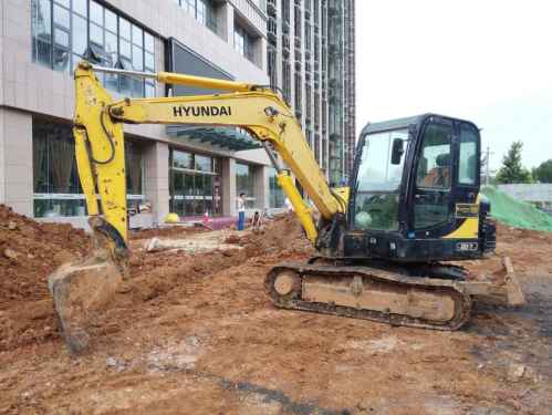 山西出售转让二手3500小时2012年现代R60挖掘机