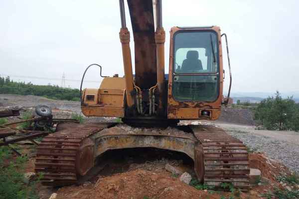 山西出售转让二手11000小时2003年现代R220挖掘机