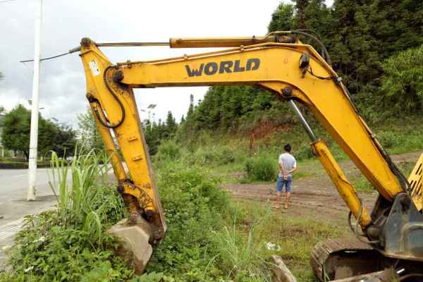 云南出售转让二手5300小时2012年沃得重工W260挖掘机