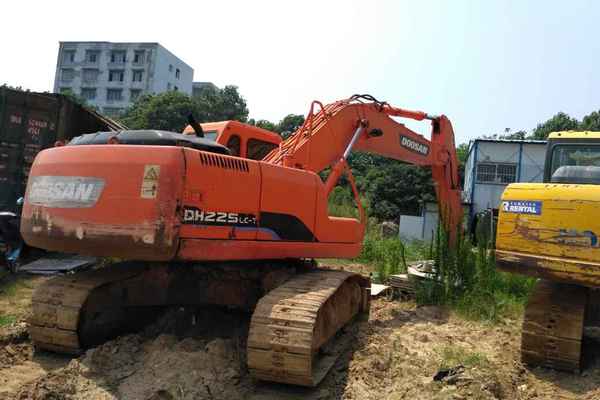 江西出售转让二手10852小时2009年斗山DH220LC挖掘机