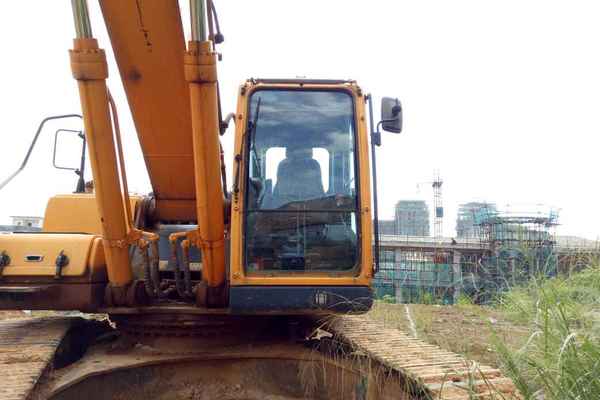 江西出售转让二手9000小时2012年现代R335LC挖掘机