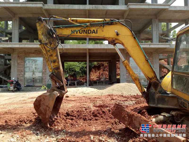江西出售转让二手8700小时2008年现代R55挖掘机