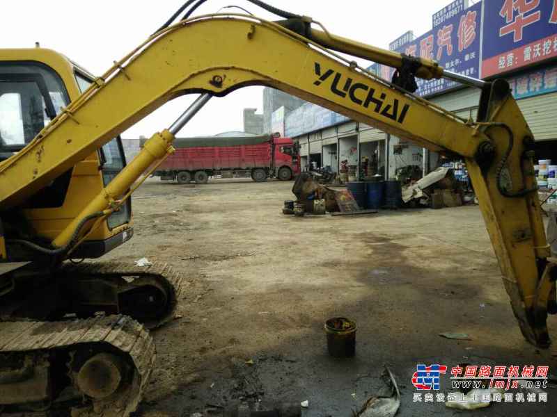 云南出售转让二手5600小时2012年玉柴YC85挖掘机