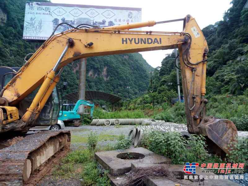 云南出售转让二手3800小时2011年现代R225LC挖掘机