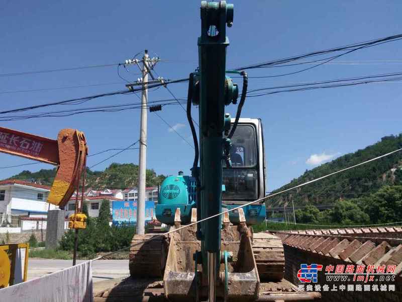 陕西出售转让二手3500小时2013年黑猫8085挖掘机