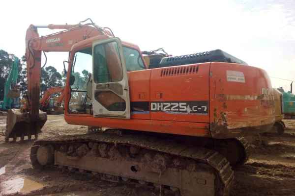 云南出售转让二手8696小时2008年斗山DH225LC挖掘机