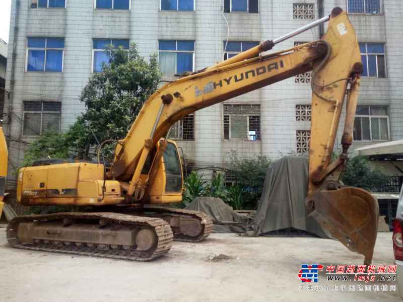 云南出售转让二手9869小时2010年现代R225LC挖掘机