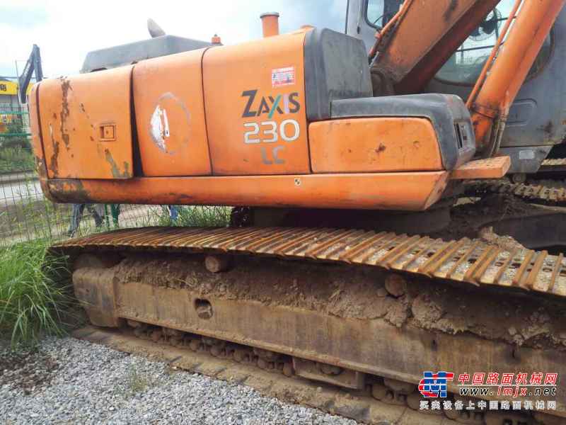 云南出售转让二手13000小时2005年日立ZX200LC挖掘机