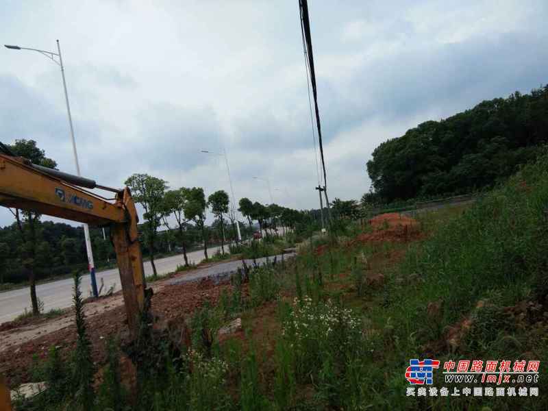 江西出售转让二手8000小时2011年徐工XE80挖掘机