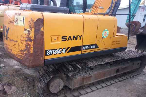 云南出售转让二手9000小时2010年三一重工SY135C挖掘机