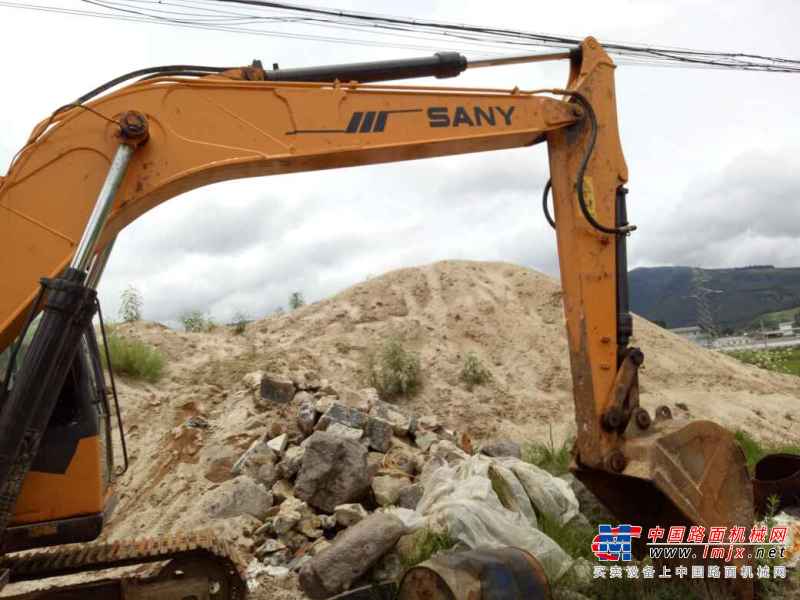 云南出售转让二手7800小时2010年三一重工SY135挖掘机